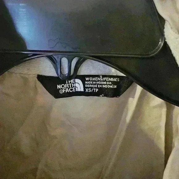 The North Face Light Weight Quilt Puffer Jacket Light Crème Womens Size XS - Picture 3 of 7